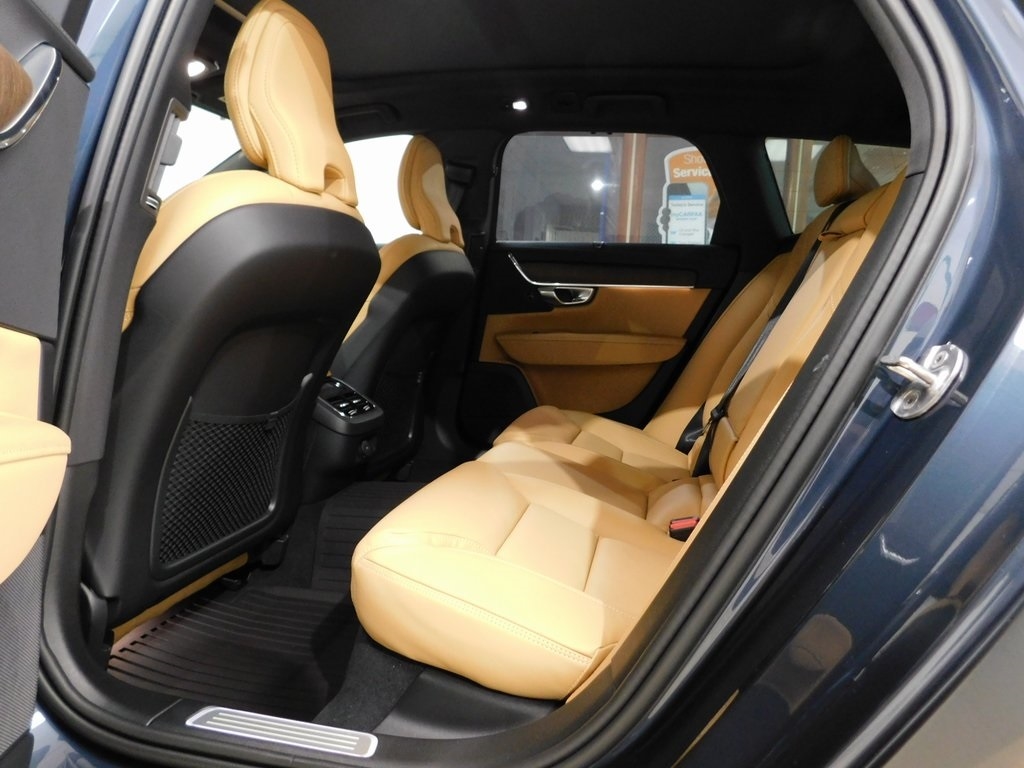 Volvo V90 Cross Country B6 Ultra 2026