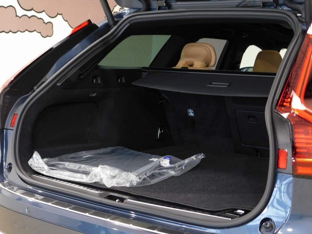 Volvo V90 Cross Country B6 Ultra 2026