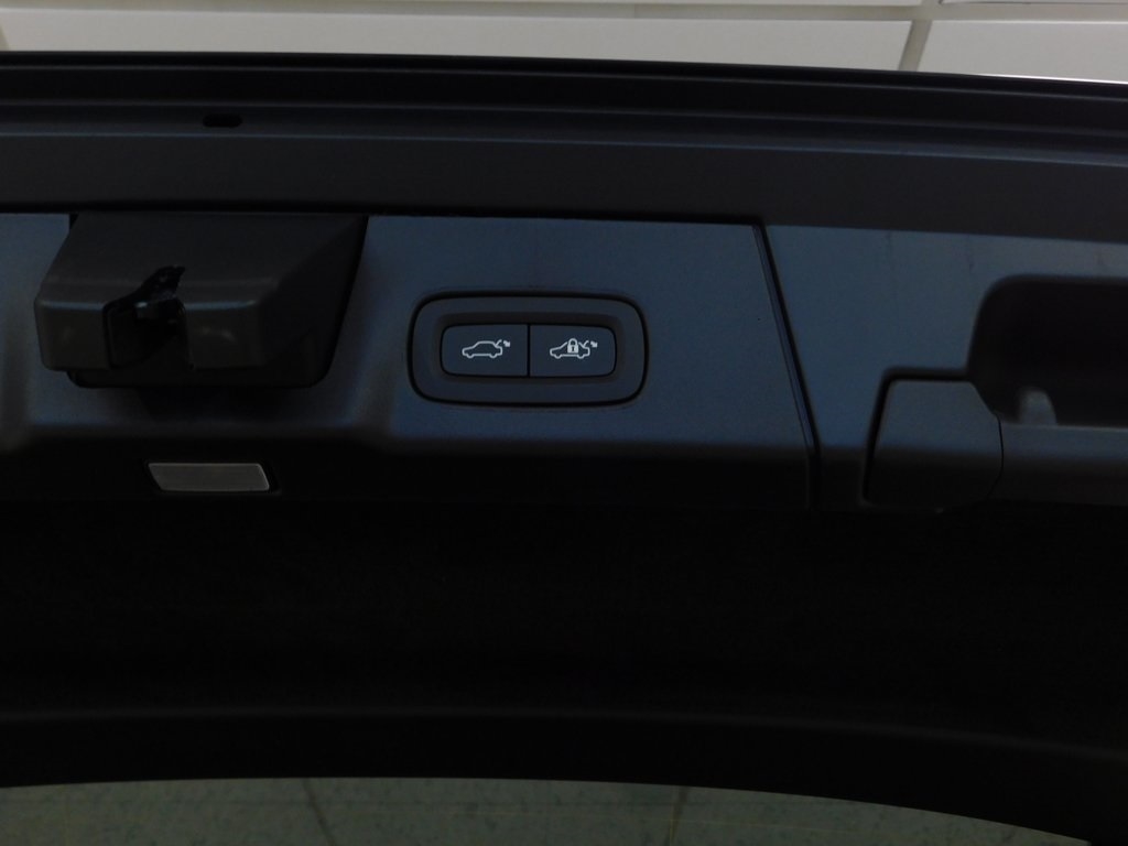 Volvo V90 Cross Country B6 Ultra 2026