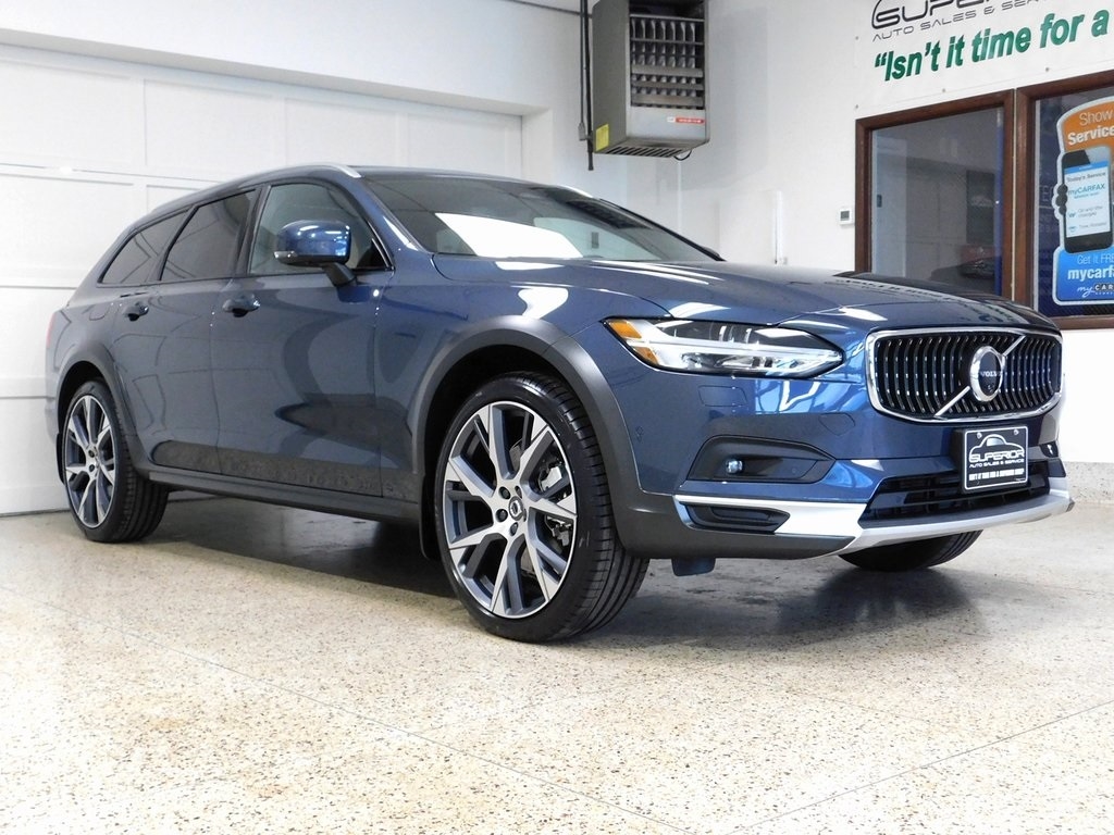 Volvo V90 Cross Country B6 Ultra 2026