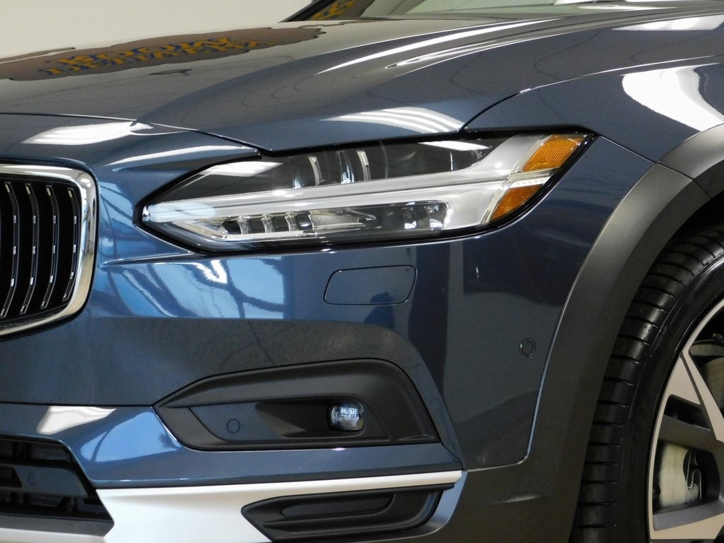 Volvo V90 Cross Country B6 Ultra 2026