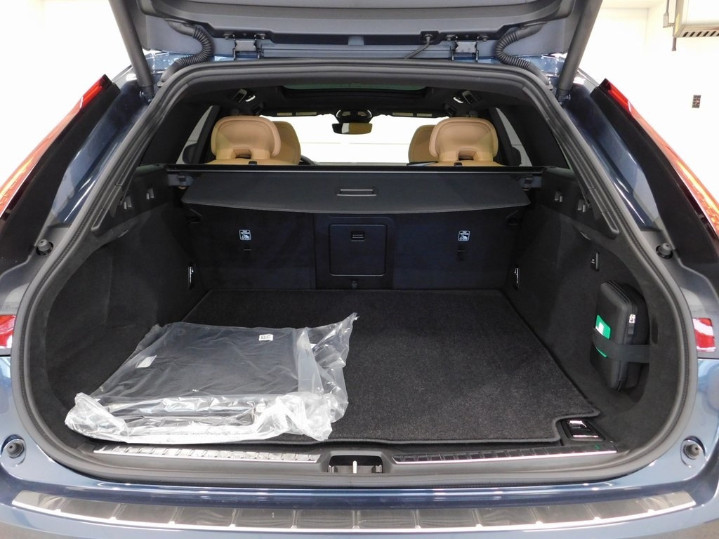 Volvo V90 Cross Country B6 Ultra 2026