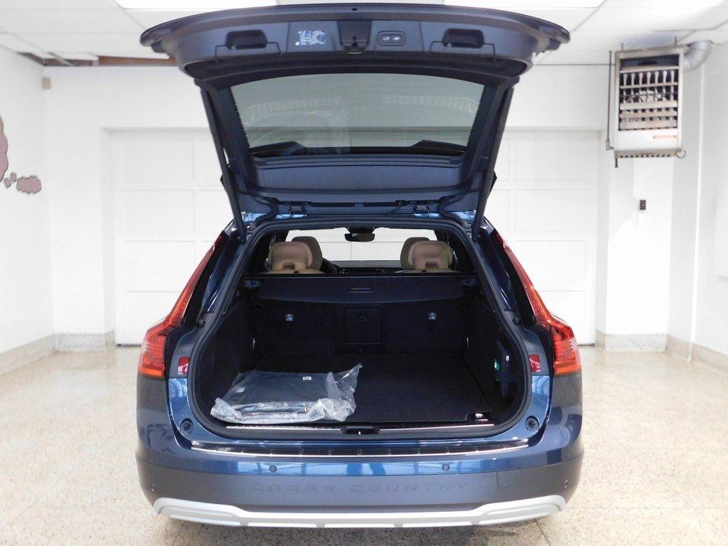 Volvo V90 Cross Country B6 Ultra 2026