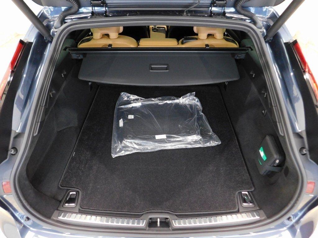 Volvo V90 Cross Country B6 Ultra 2026