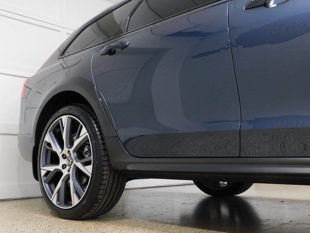 Volvo V90 Cross Country B6 Ultra 2026