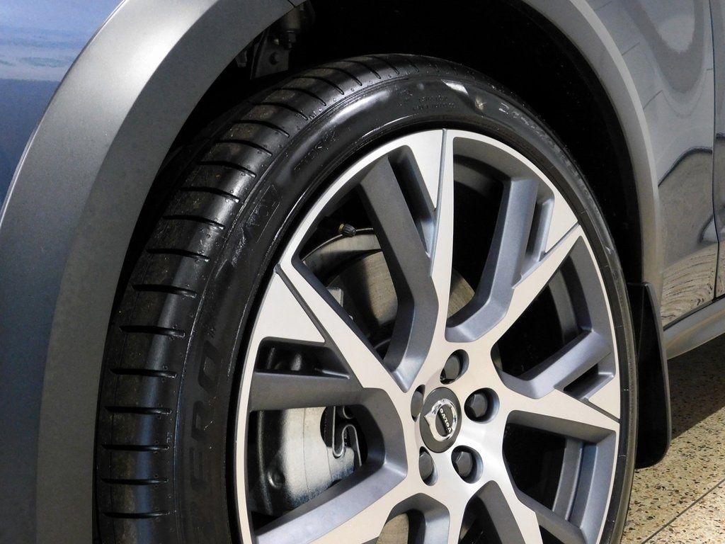 Volvo V90 Cross Country B6 Ultra 2026