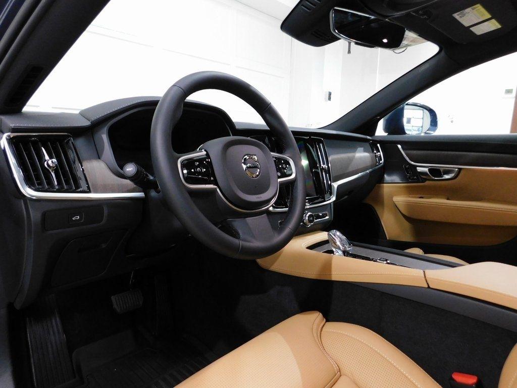 Volvo V90 Cross Country B6 Ultra 2026