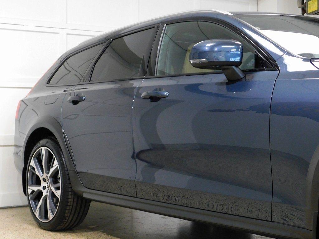 Volvo V90 Cross Country B6 Ultra 2026