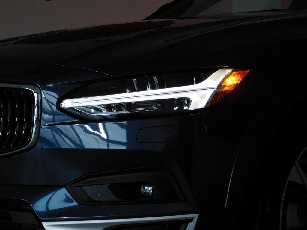 Volvo V90 Cross Country B6 Ultra 2026