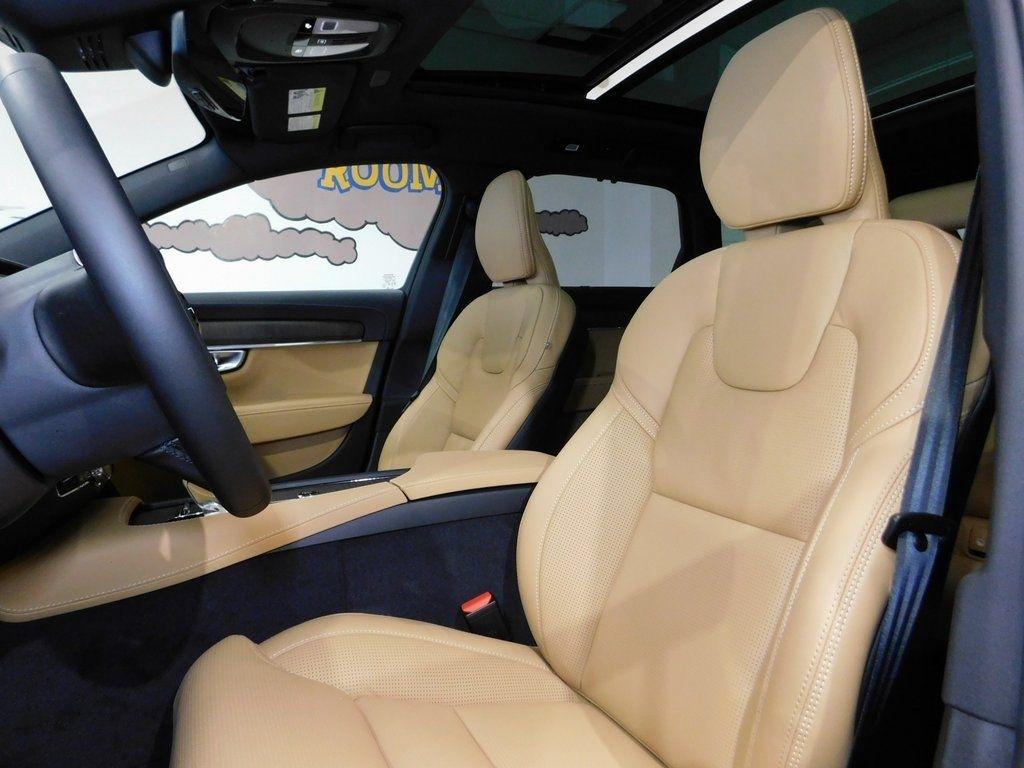 Volvo V90 Cross Country B6 Ultra 2026