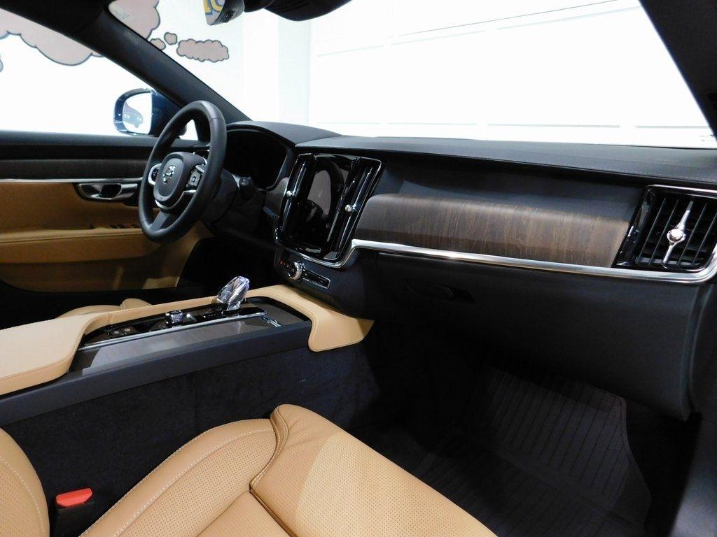 Volvo V90 Cross Country B6 Ultra 2026