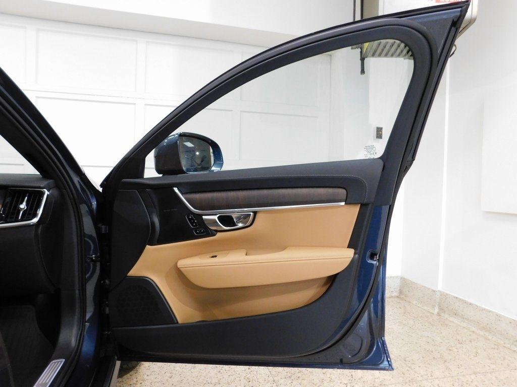 Volvo V90 Cross Country B6 Ultra 2026