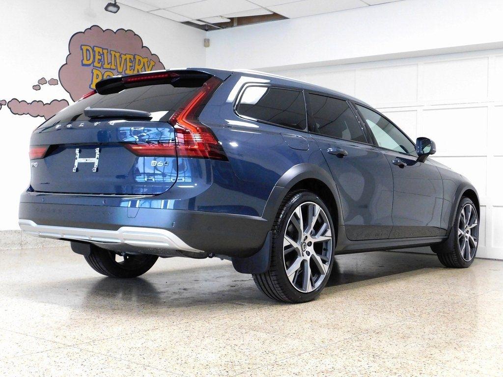 Volvo V90 Cross Country B6 Ultra 2026