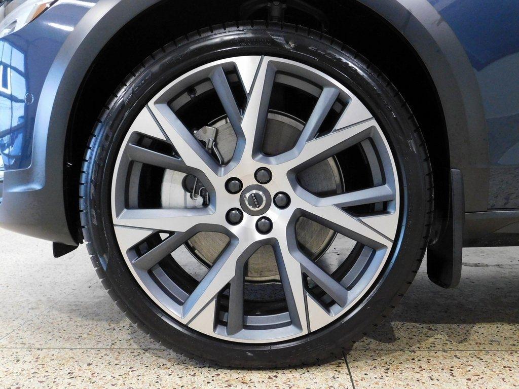 Volvo V90 Cross Country B6 Ultra 2026