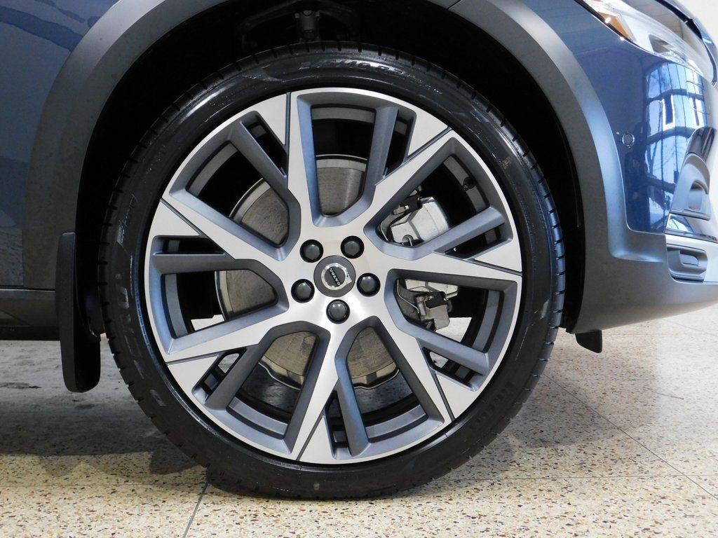 Volvo V90 Cross Country B6 Ultra 2026