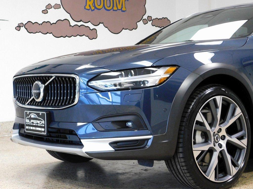 Volvo V90 Cross Country B6 Ultra 2026