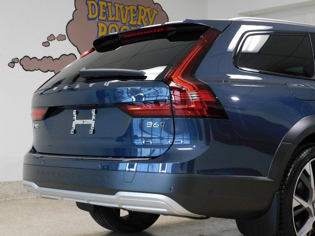 Volvo V90 Cross Country B6 Ultra 2026