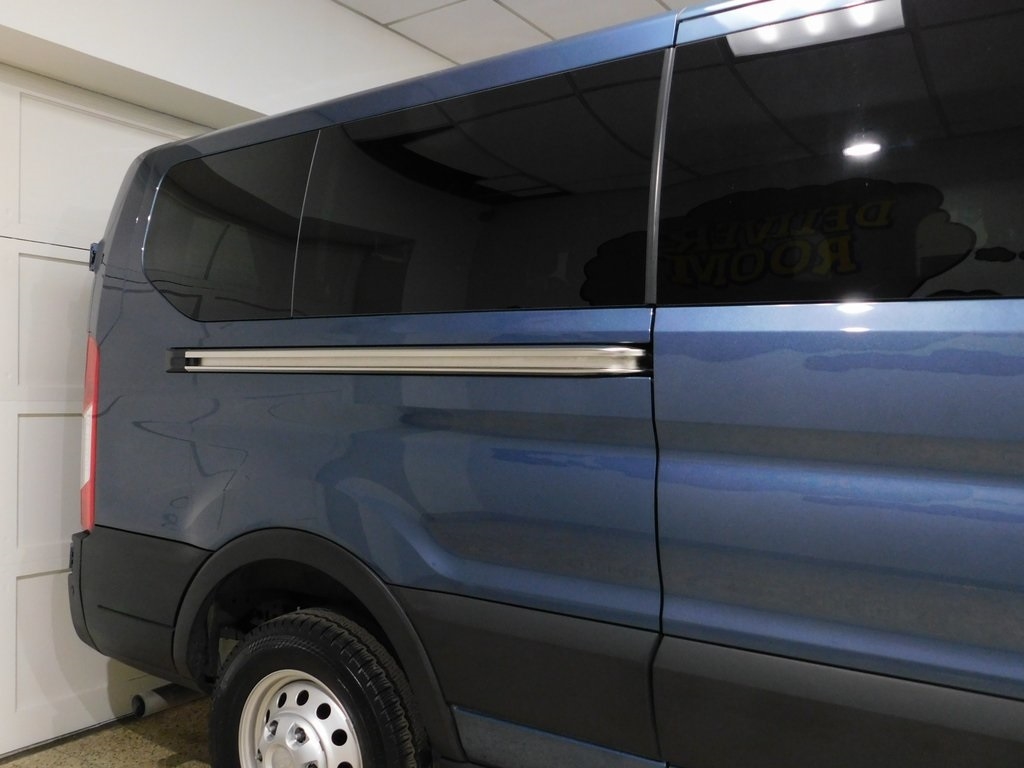 Ford Transit 350 Wagon Low Roof XLT w/Sliding Pass. 148-in. WB 2023