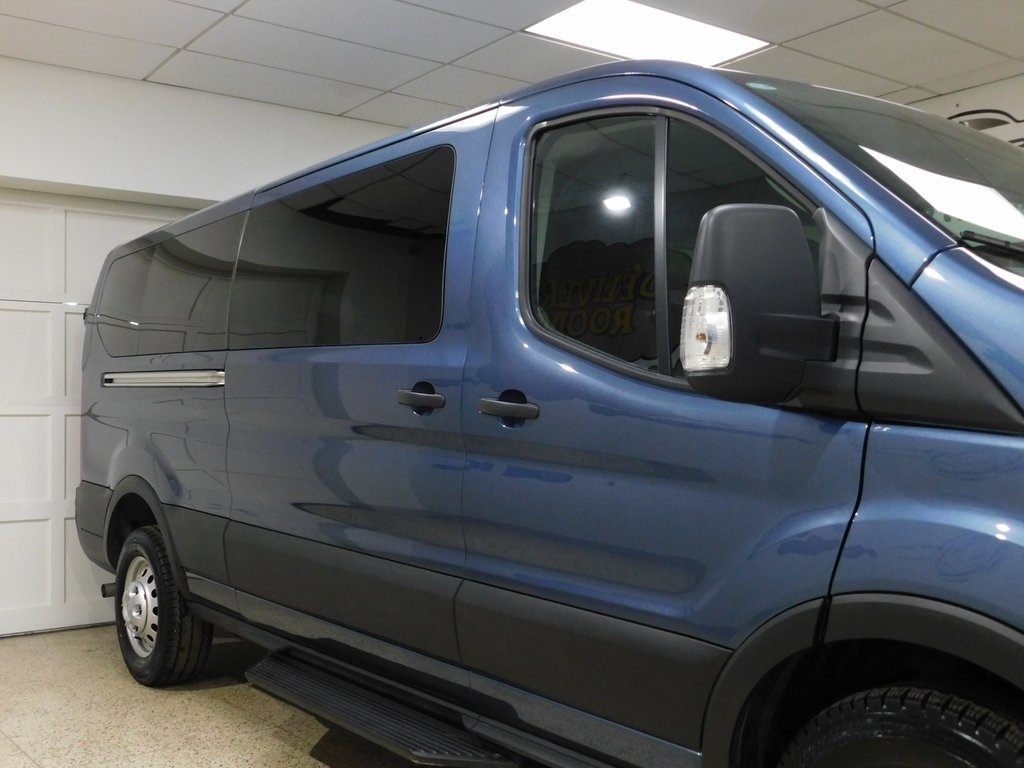 Ford Transit 350 Wagon Low Roof XLT w/Sliding Pass. 148-in. WB 2023