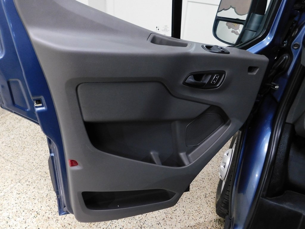 Ford Transit 350 Wagon Low Roof XLT w/Sliding Pass. 148-in. WB 2023