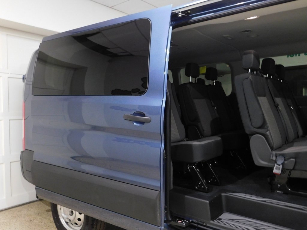 Ford Transit 350 Wagon Low Roof XLT w/Sliding Pass. 148-in. WB 2023