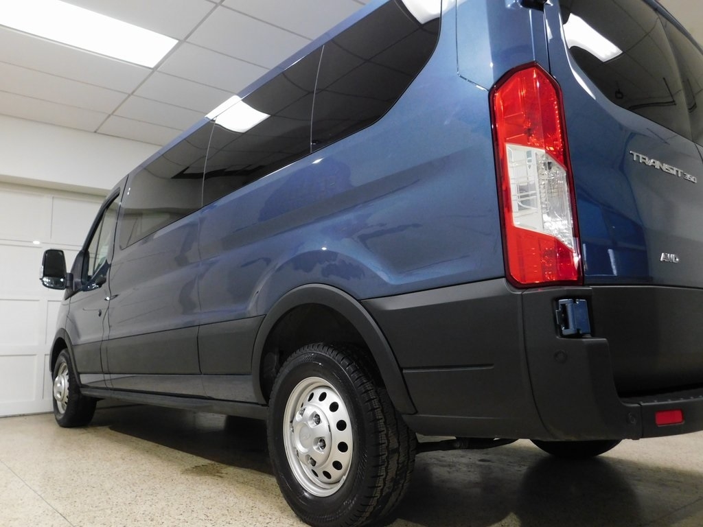 Ford Transit 350 Wagon Low Roof XLT w/Sliding Pass. 148-in. WB 2023