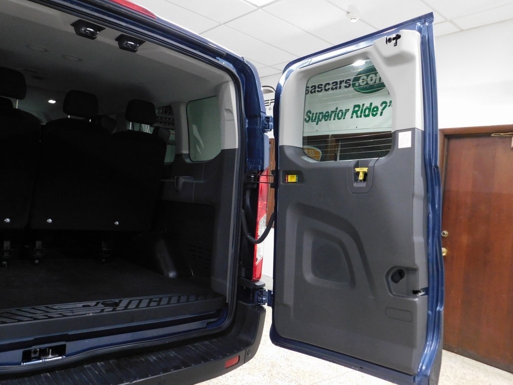 Ford Transit 350 Wagon Low Roof XLT w/Sliding Pass. 148-in. WB 2023