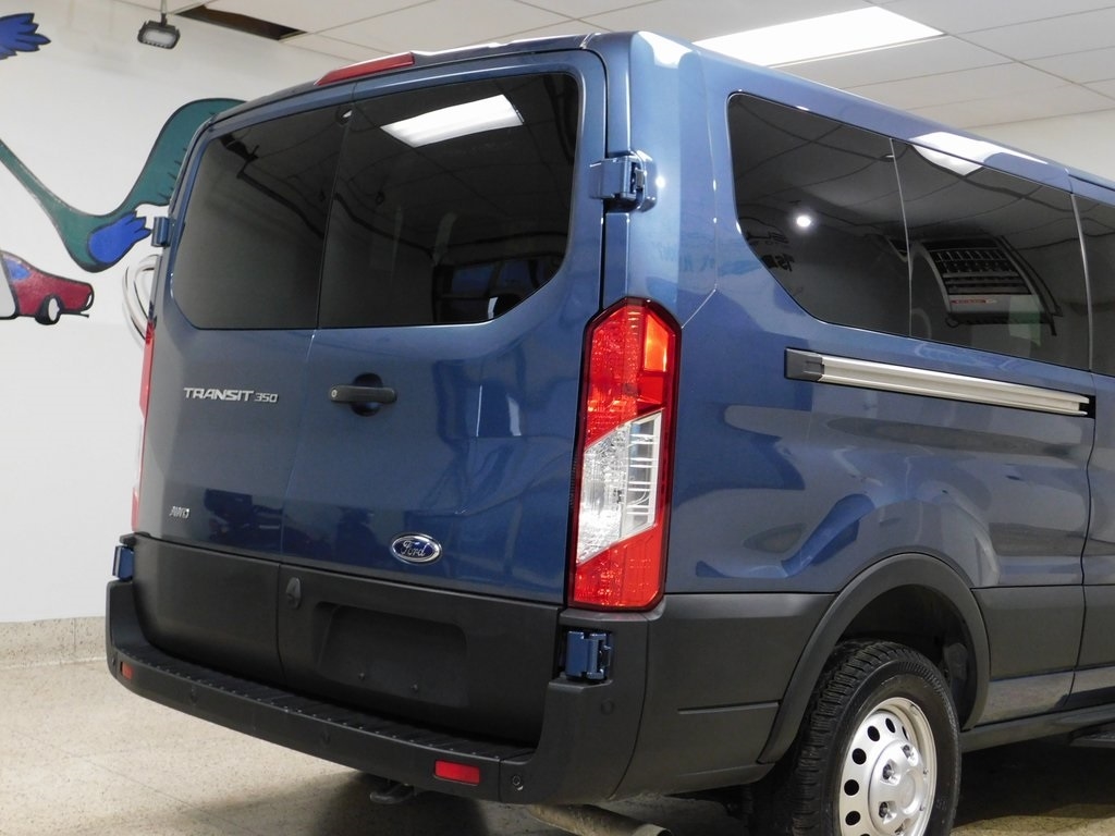 Ford Transit 350 Wagon Low Roof XLT w/Sliding Pass. 148-in. WB 2023