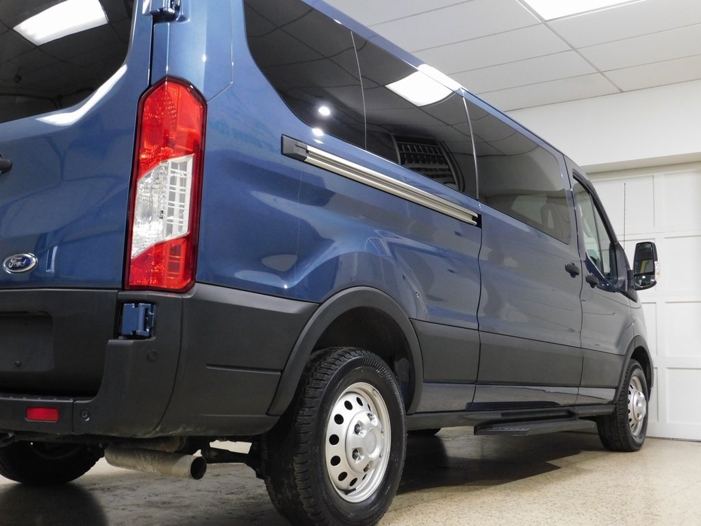 Ford Transit 350 Wagon Low Roof XLT w/Sliding Pass. 148-in. WB 2023
