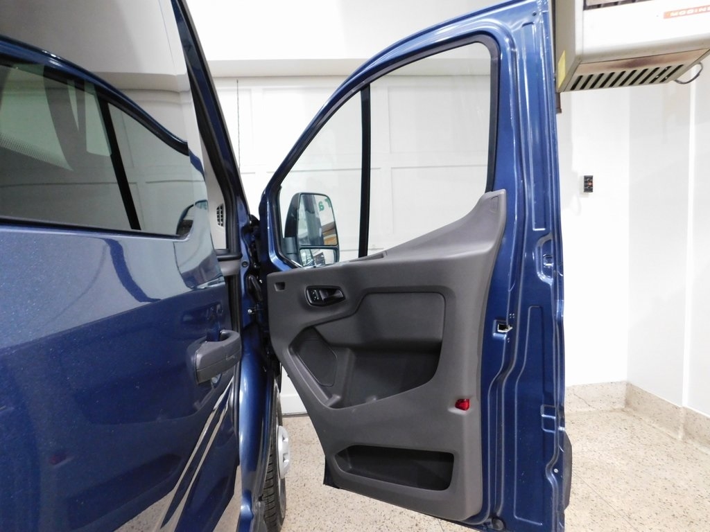 Ford Transit 350 Wagon Low Roof XLT w/Sliding Pass. 148-in. WB 2023