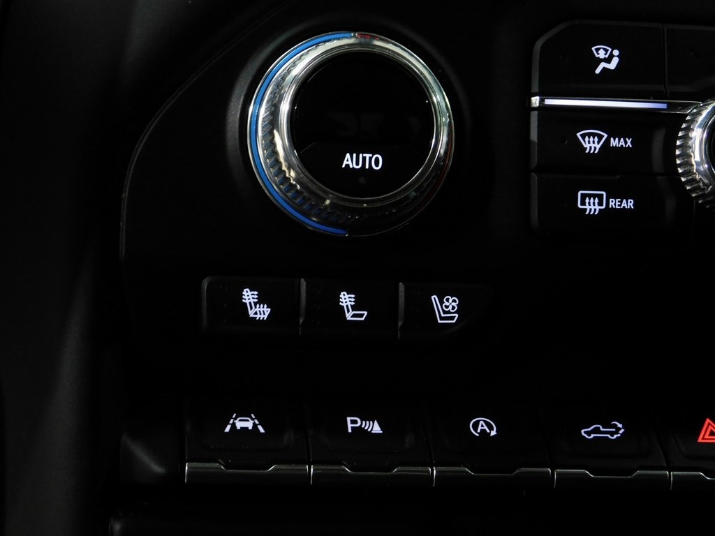 GMC Sierra 1500 AT4 Crew Cab Long Box 4WD 2020