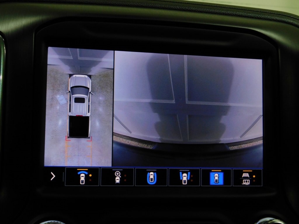 GMC Sierra 1500 AT4 Crew Cab Long Box 4WD 2020