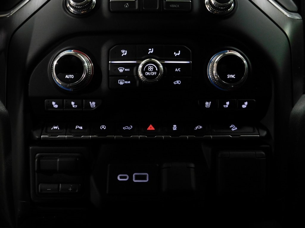 GMC Sierra 1500 AT4 Crew Cab Long Box 4WD 2020