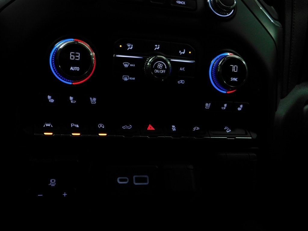 GMC Sierra 1500 AT4 Crew Cab Long Box 4WD 2020