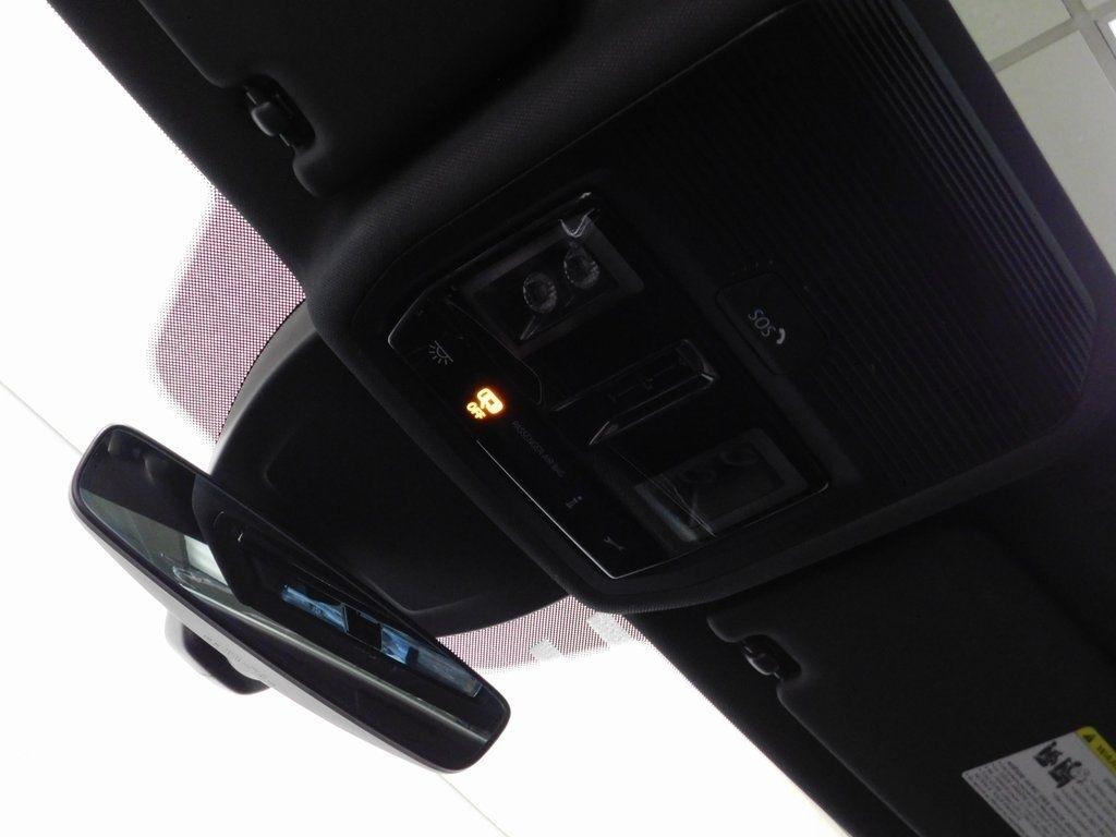 Volkswagen Golf R  2025