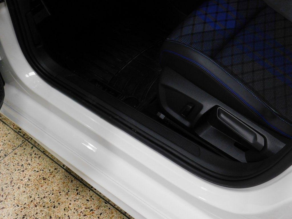 Volkswagen Golf R  2025