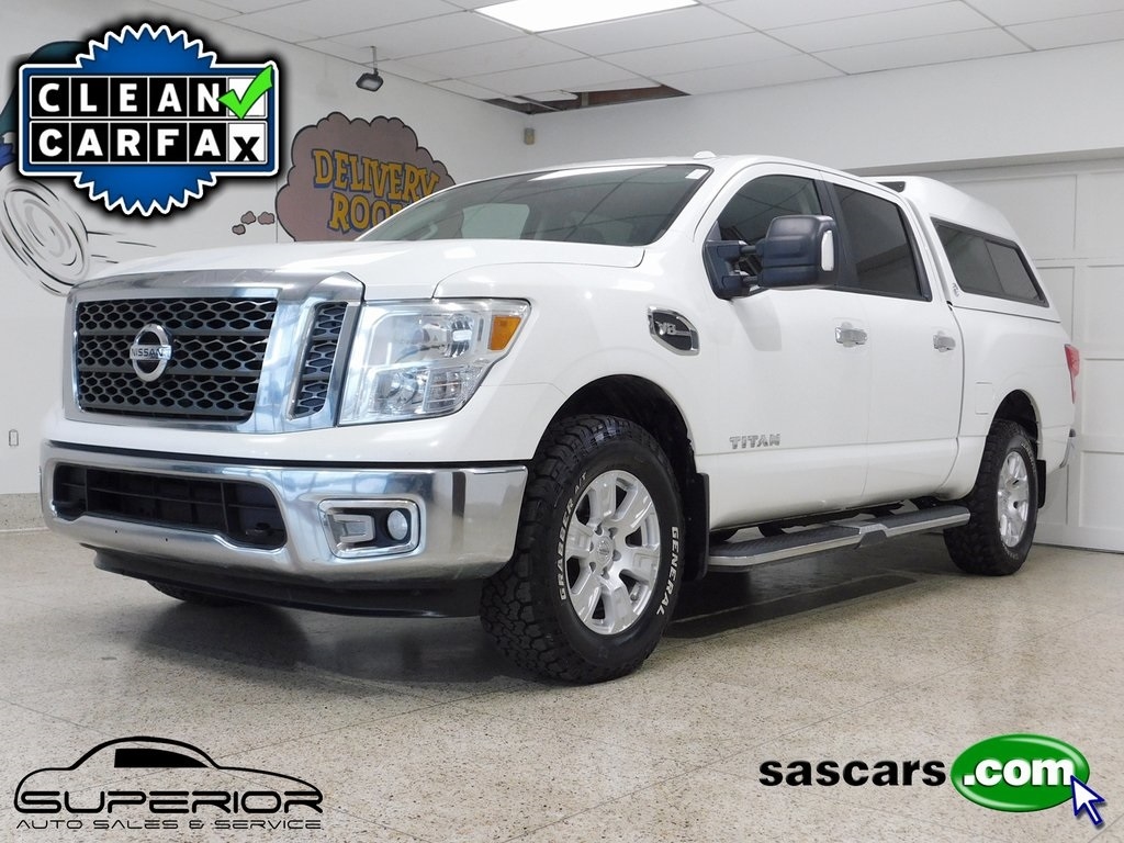 Nissan Titan SV Crew Cab 4WD 2017