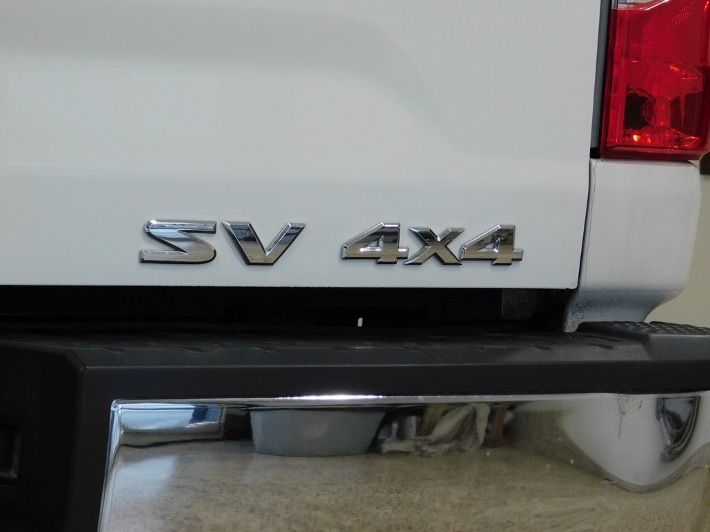 Nissan Titan SV Crew Cab 4WD 2017