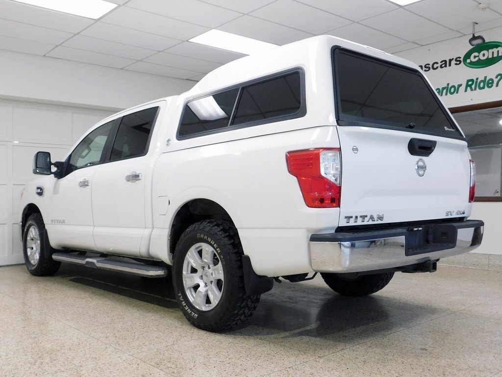 Nissan Titan SV Crew Cab 4WD 2017