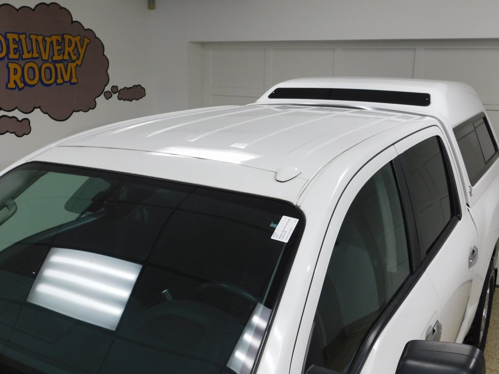 Nissan Titan SV Crew Cab 4WD 2017