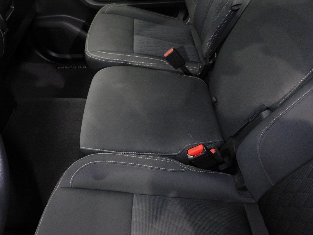 Nissan Titan SV Crew Cab 4WD 2017