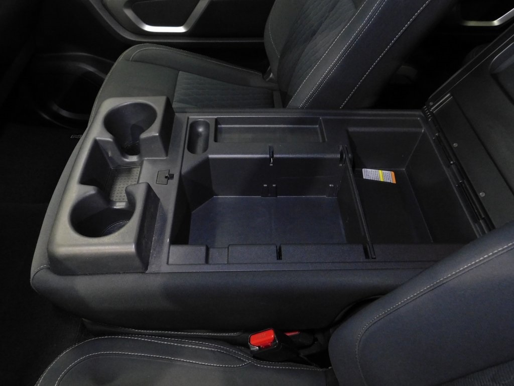 Nissan Titan SV Crew Cab 4WD 2017