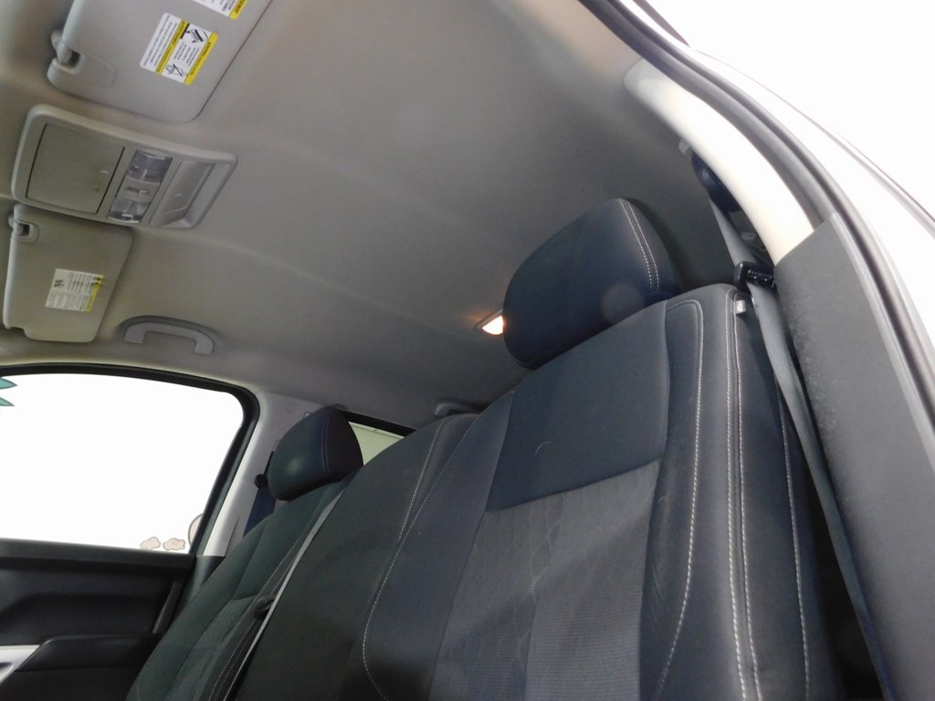 Nissan Titan SV Crew Cab 4WD 2017