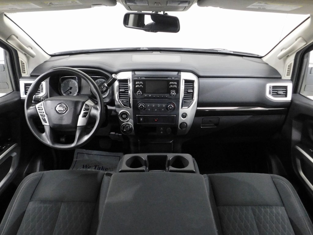 Nissan Titan SV Crew Cab 4WD 2017