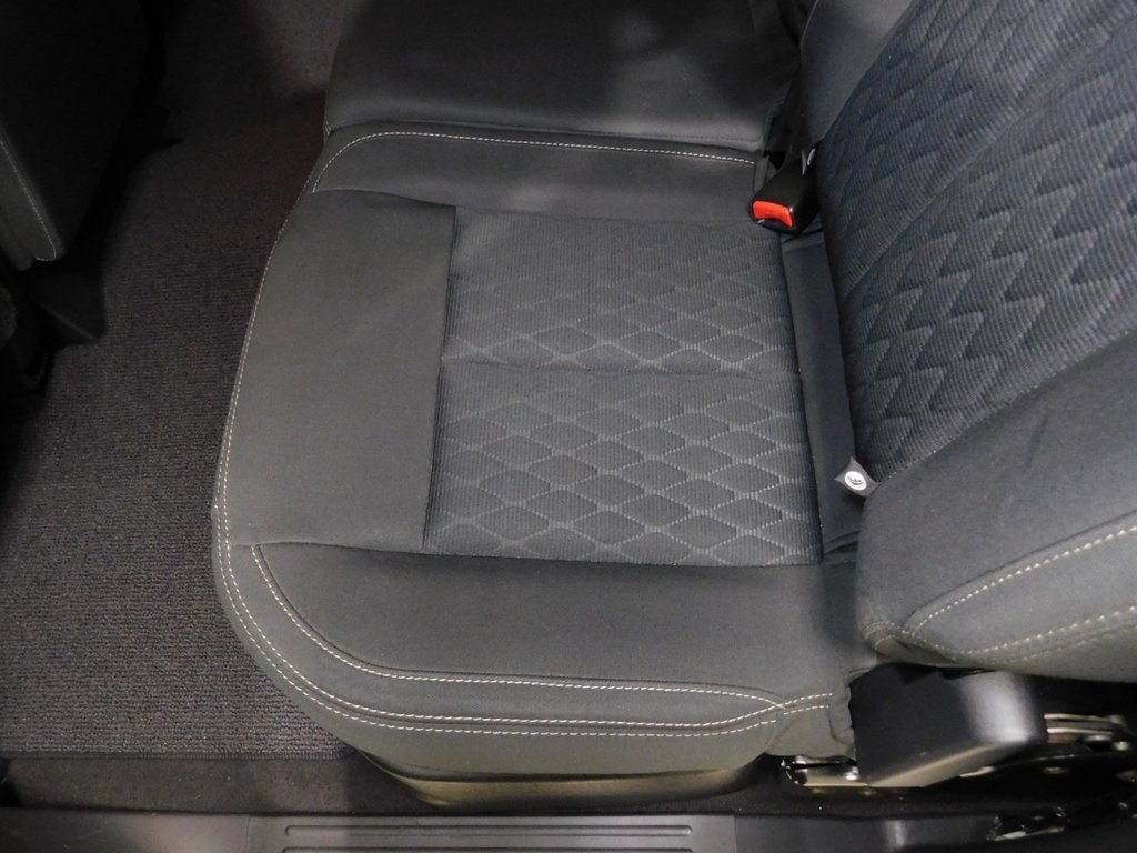 Nissan Titan SV Crew Cab 4WD 2017