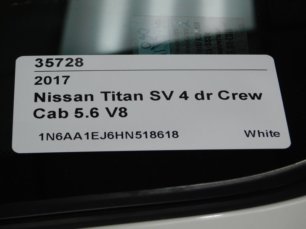 Nissan Titan SV Crew Cab 4WD 2017