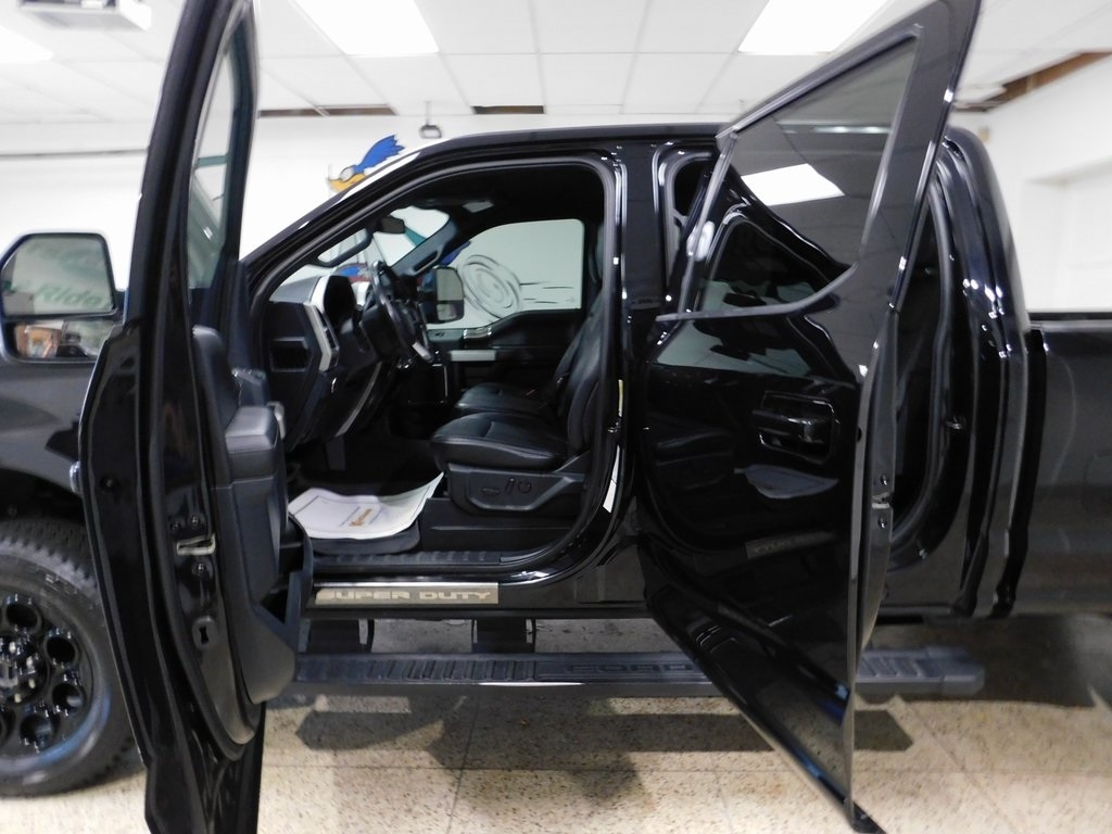 Ford F-250 SD Lariat Crew Cab 4WD 2022