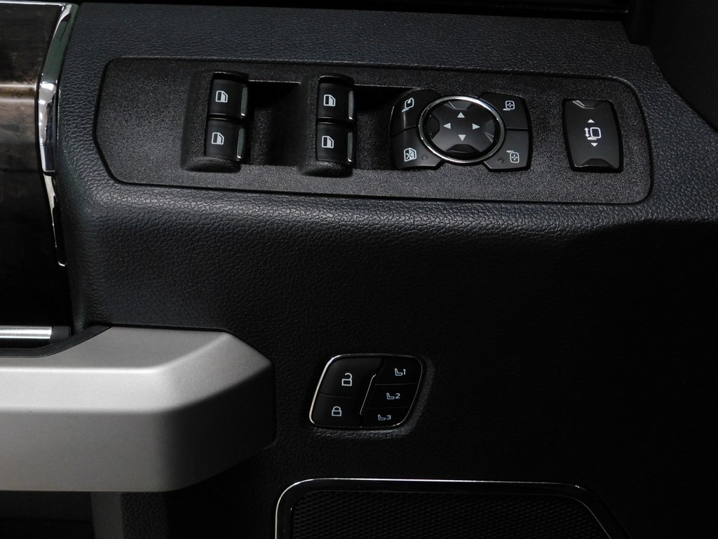 Ford F-250 SD Lariat Crew Cab 4WD 2022