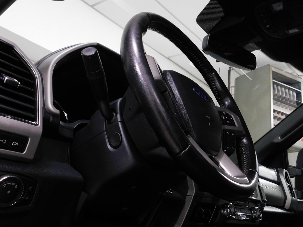 Ford F-250 SD Lariat Crew Cab 4WD 2022