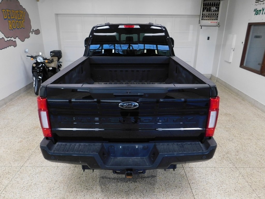 Ford F-250 SD Lariat Crew Cab 4WD 2022
